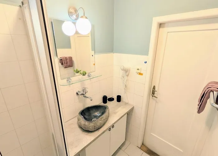 Flat In Zizkov -204- Appartamento Praga
